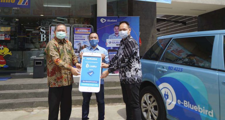 Bayar Taksi Bluebird Pakai i.saku, Dapat Voucher Belanja di Indomaret