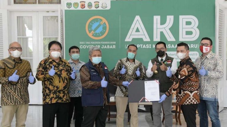 Ridwan Kamil Terima Bantuan 3 Unit Ventilator dari Astra Financial