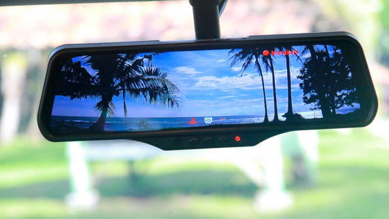 Bingkai Indah Pantai Karang Kitri dalam Pigura Smart e-Mirror Suzuki XL7