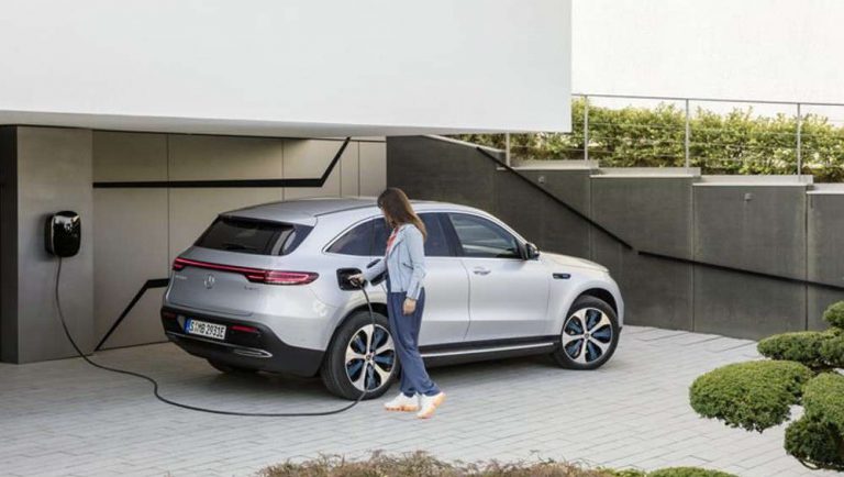 Alasan Pilih Mobil Listrik Menurut Rifat Sungkar