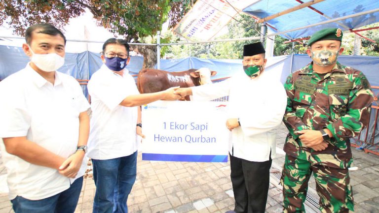 11 Lembaga Jasa Keuangan Astra Bagikan Ratusan Hewan Kurban