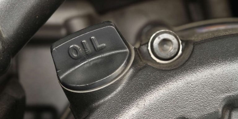 Motor Matik Jangan Sampai Telat Ganti Oli
