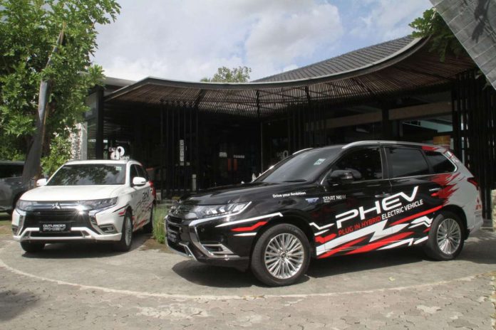 Kendaraan Listrik Mitsubishi Outlander PHEV