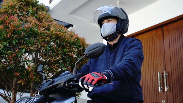 Bermotor di Era New Normal, Perhatikan Tips Berikut Ini!