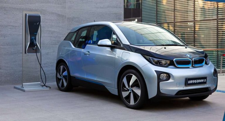 DP Mobil Listrik Nol Persen, BMW Siapkan Mobil ‘Nyetrum’ Terbaru di Indonesia