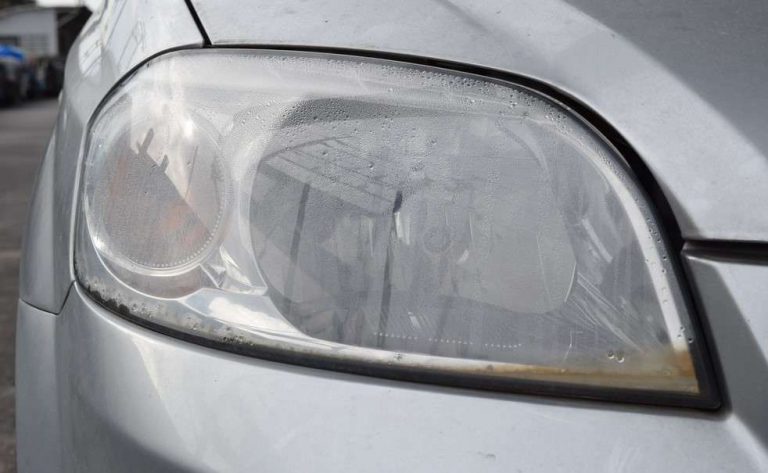 Jangan Sepelekan Jika Mika Lampu Mobil Berembun Bahkan Terisi Air, Ini Alasannya?
