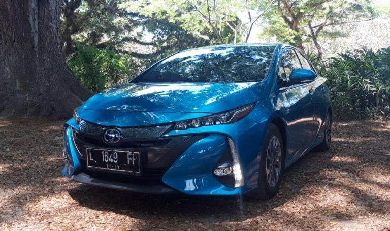 Beda Perawatan Mobil Hybrid dan Mobil Konvensional