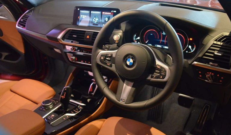 Tips Basmi Virus Corona di Dalam Mobil Tanpa Rusak Interior