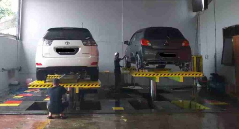 Benarkah Sering Mencuci Mobil di Tempat Umum Bisa Merusak Cat Body?
