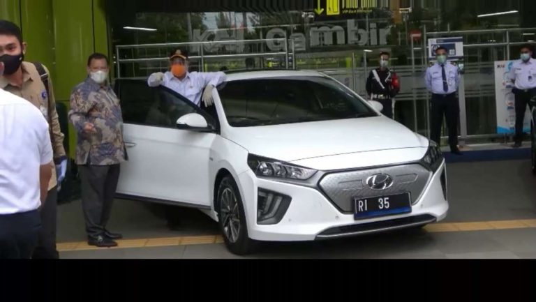 Kemenhub Resmi Pakai Mobil Listrik, Pejabat Eselon 1 dan 2 Nyusul Tahun 2021