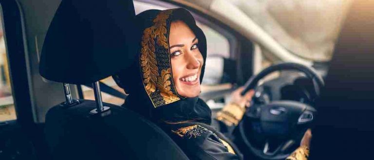 Hai Ladies, Perhatikan 5 Hal Ini Saat Mengemudi Sendiri