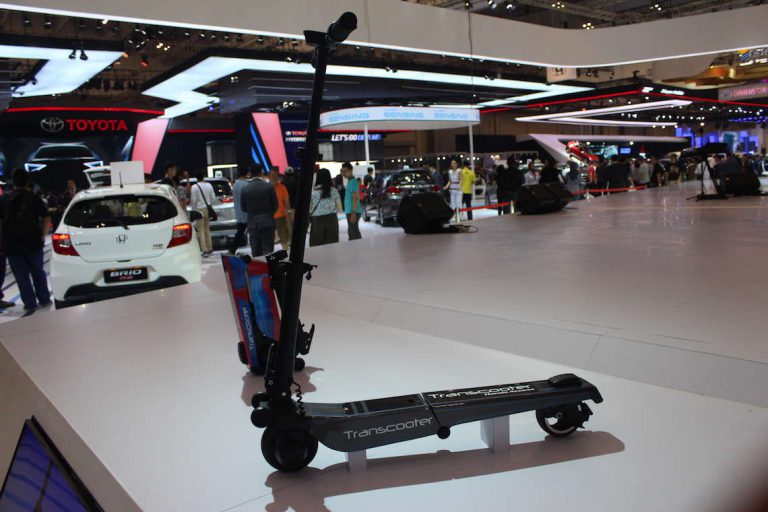 Terjebak Macet, Presdir Honda Naik Alat Ini Sampai Tengah Panggung