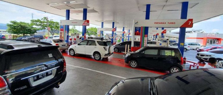 Konsumsi BBM di Tol Trans Jawa Naik 400 Persen Saat Libur Natal dan Tahun Baru