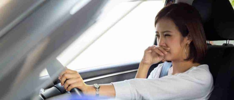 5 Cara Ampuh Hilangkan Bau Tidak Sedap di Mobil Anda