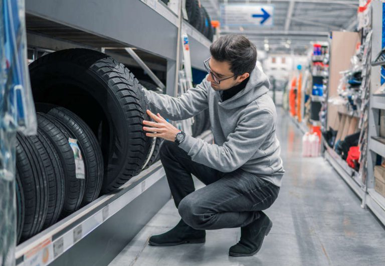 4 Cara Tepat Memilih Ban Mobil