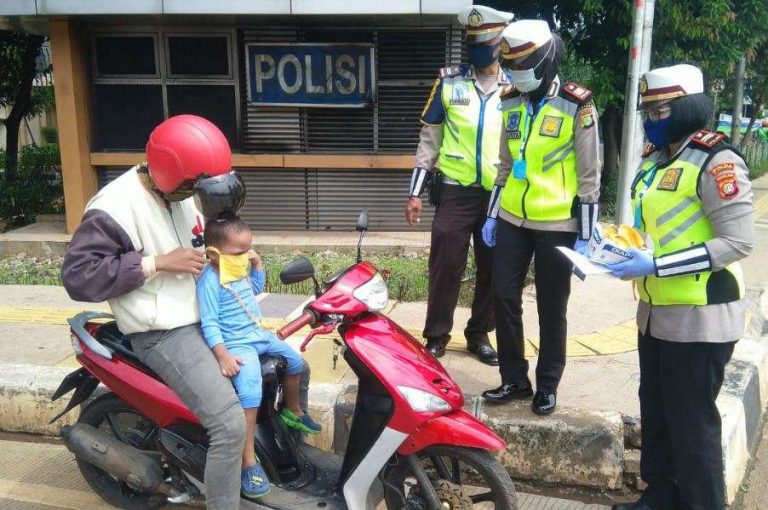 33 Titik Pemeriksaan Petugas Polisi Kepada Pengendara Terkait Kebijakan PSBB