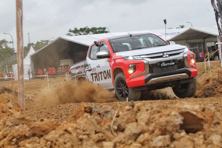 Usai Jakarta, Keseruan Menjajal Mitsubishi New Triton Berlanjut ke Balikpapan