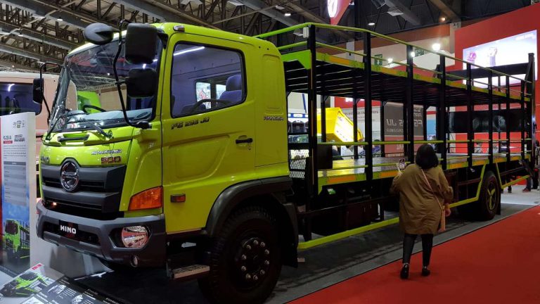Hino Punya Truk Lolos ODOL Khusus Angkut Mobil dan Sepeda Motor