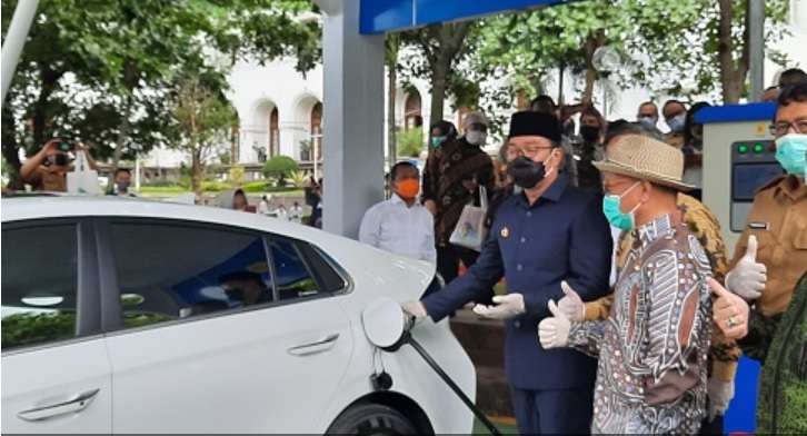Ridwan Kamil Wajibkan Pemprov Jawa Barat Pakai Kendaraan Listrik Mulai 2021