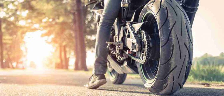 Tips Memperpanjang Usia Ban Motor Agar Selalu Aman Ketika Berkendara