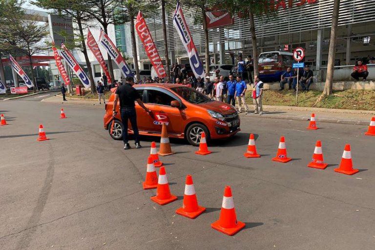 Daihatsu Ajarkan Berkendara Aman Kepada Komunitas