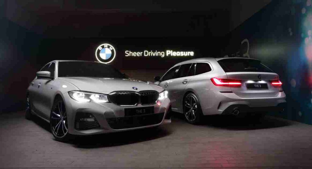 Mobil Self driving autopilot BMW Seri 3