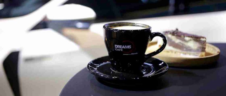 Dreams Cafe Powered by Honda, Tempat Ngopi Asik Dikelilingi Mobil Honda Terbaru