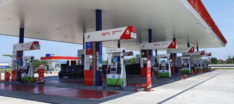 Konsumsi BBM Ruas Tol Trans Jawa Saat Long Weekend Melonjak Hingga 300%