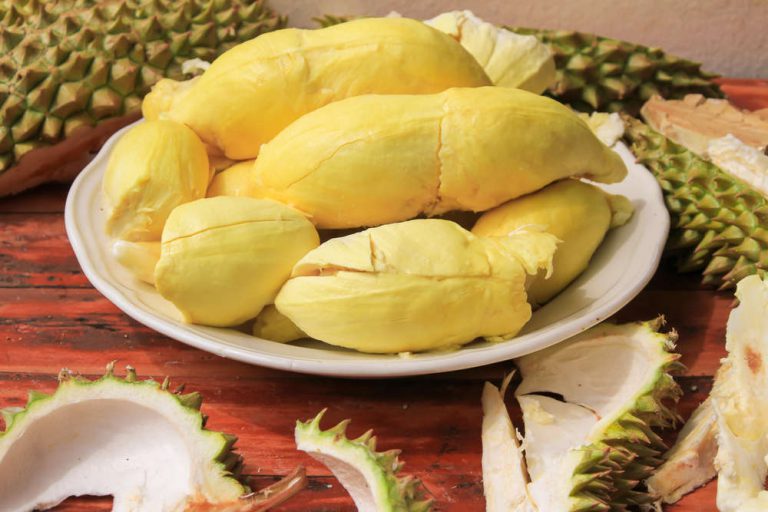 Ilmuwan: Durian Bisa Jadi Bahan Pengisian Daya Listrik Cepat