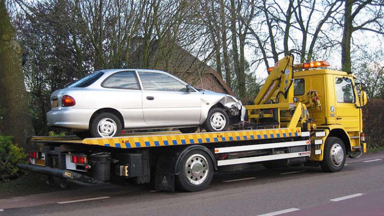 Alasan Mobil Transmisi Otomatis Mogok Wajib Gendong Towing atau Derek