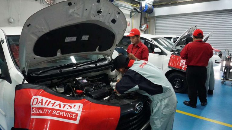 Alasan Mobil LCGC Harus Pakai Oli Khusus