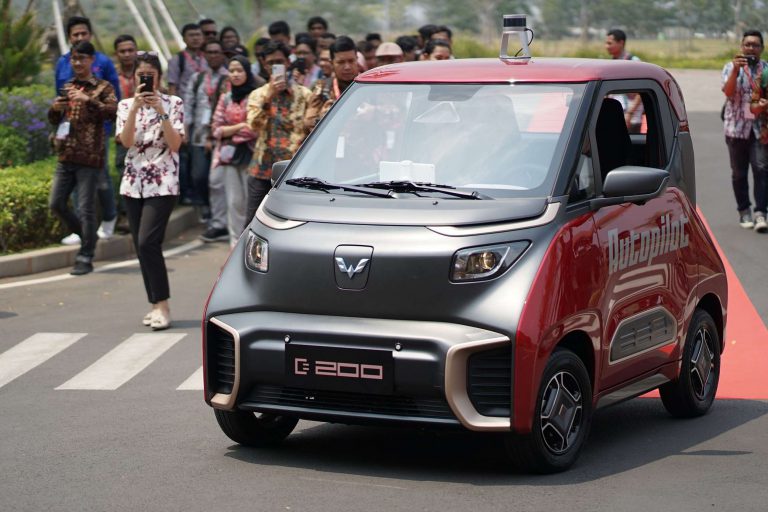 7 Fakta Menarik Soal Mobil Listrik Wuling E200