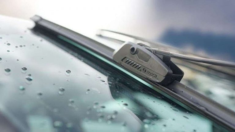 5 Langkah Merawat Wiper Agar Maksimal di Musim Hujan
