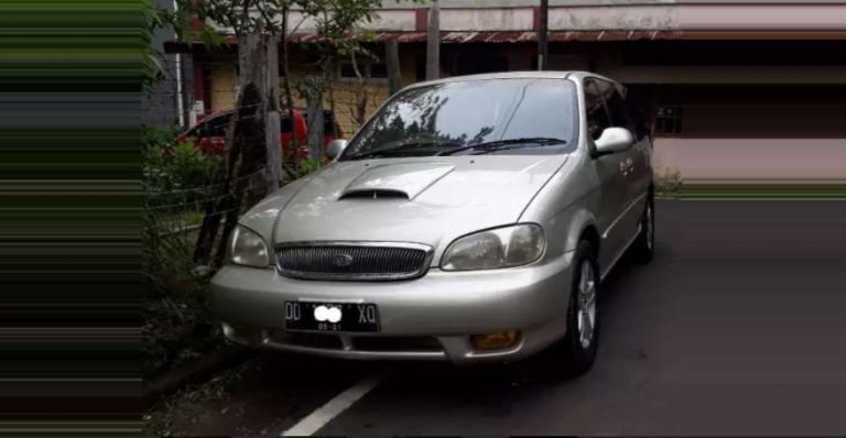 KIA Carnival Bekas di Atas Tahun 2000 Harganya Menggiurkan