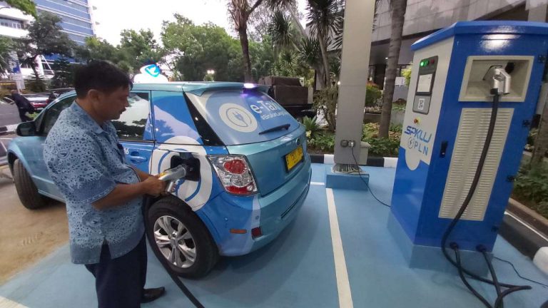 PLN Siap Buat SPKLU di Parkiran Mall Sampai Tempat Komunitas Kumpul