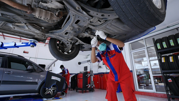 Tips merawat mobil dengan melakukan servis di bengkel resmi