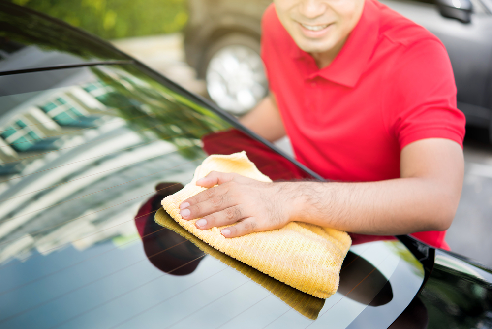 Penyebab dan Tips Menghilangkan Jamur Kaca Mobil