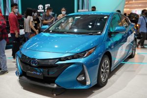 Mobil Listrik Toyota Prius PHEV
