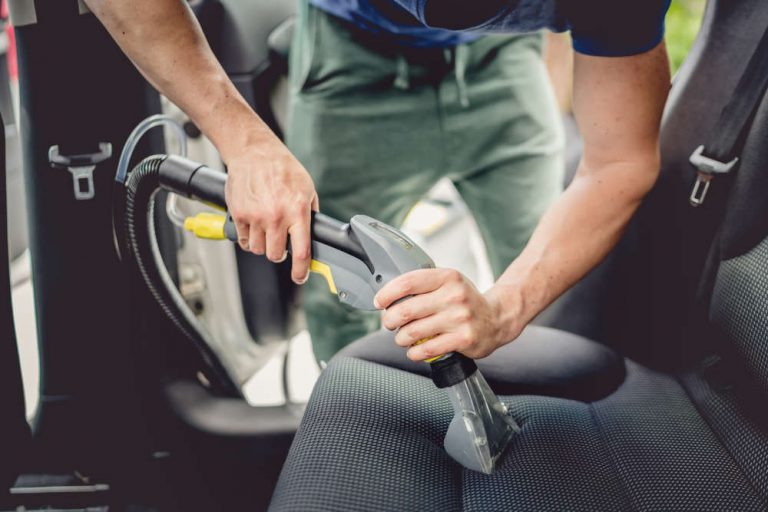 5 Tips Merawat Interior Mobil Menggunakan Peralatan Rumah Tangga