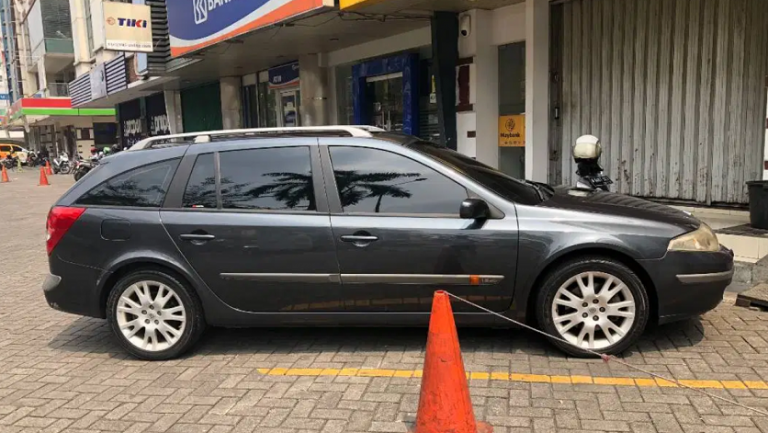 Renault Laguna Station Wagon Hanya 1 di Indonesia, Harga Rp 135 juta, Mau?
