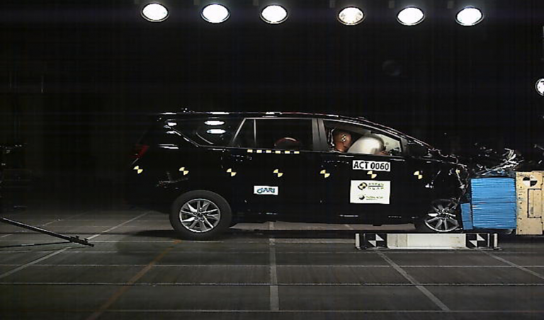 Diuji Tes Tabrak Asean NCAP, Toyota Kijang Innova Raih 5 Bintang