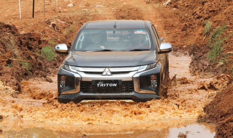 Mitsubishi New Triton dan Pajero Sport Sanggup Minum Solar Biasa