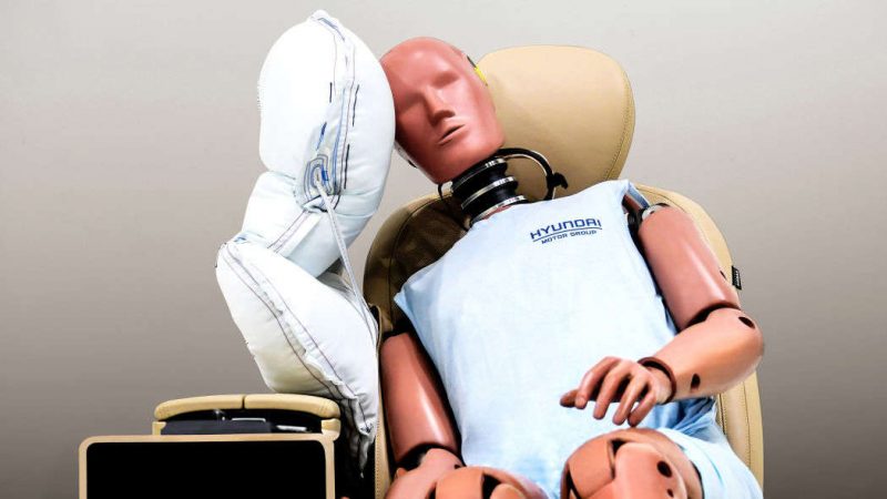 Airbag mobil keluarga