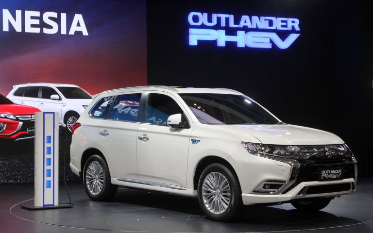 Mau Punya Mitsubishi Outlander PHEV, Lihat Rincian Daya Listrik Rumah