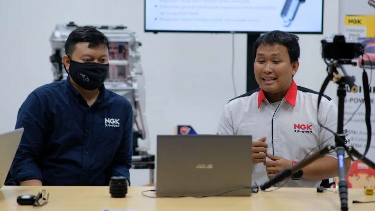 NGK Busi Gandeng Komunitas Pengguna Rush-Terios Edukasi Keunggulan Busi G-Power LKAR6AGP