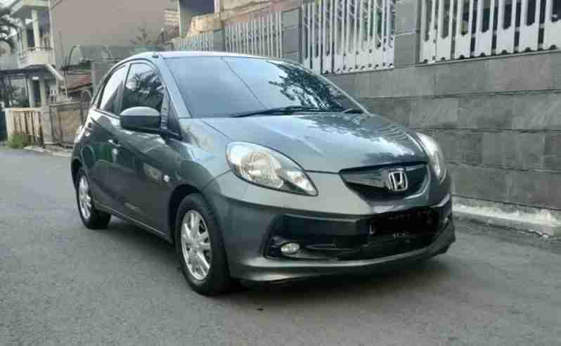 Harga Brio Bekas kini sudah turun hingga Rp 80 jutaan. Brio adalah mobil lcgc yang sporty dengan fitur canggih dan irit bbm yang bisa di beli di OLX!