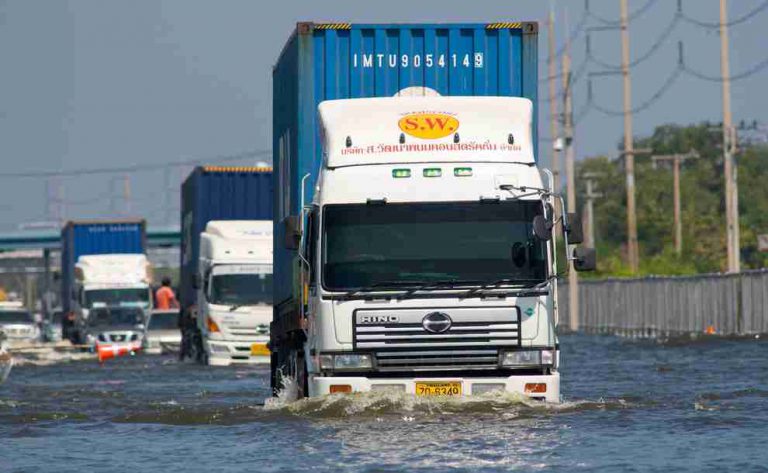 Truk dan Bus Kena Banjir Juga Ada Diskon Spare Part dan Jasa Sampai 50 Persen