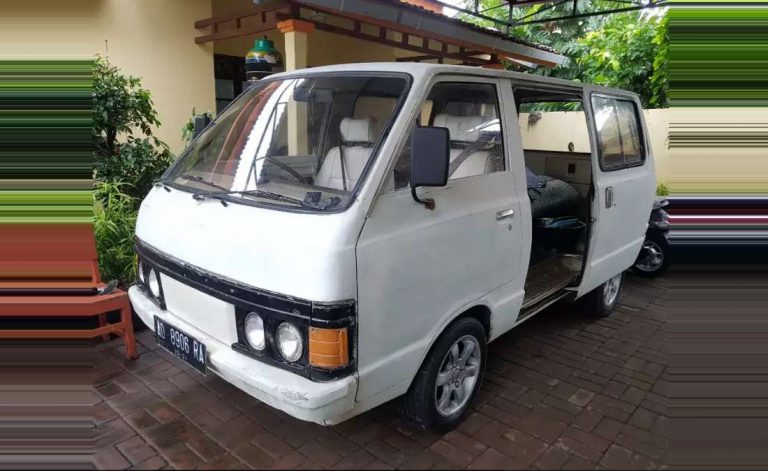 Mobil Tua dan Langka Rakitan Nissan Ini Harganya Sama Seperti Sepeda Motor