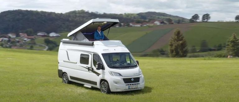 Modifikasi Camper Van dari Knaus, Tidur di Atap Mobil Bermandikan Cahaya Bintang