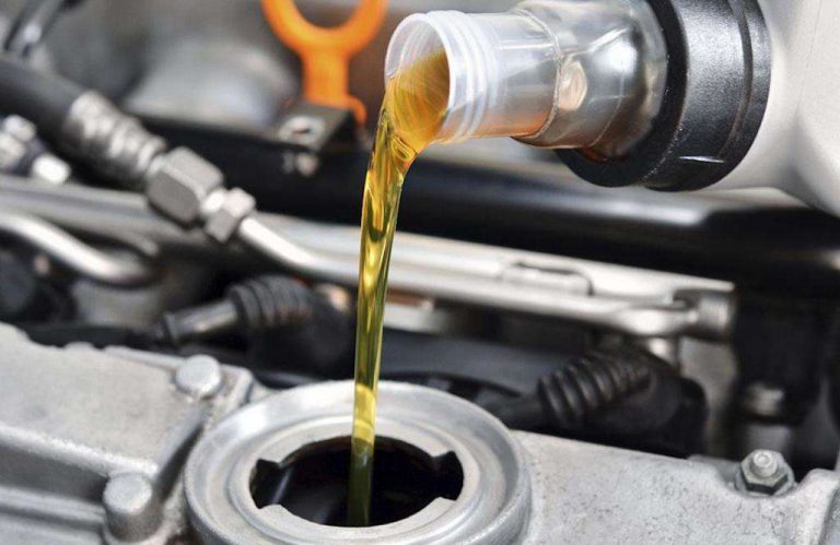 Salah Pilih Pelumas Bisa Bikin Mesin Mobil Jebol Kepanasan